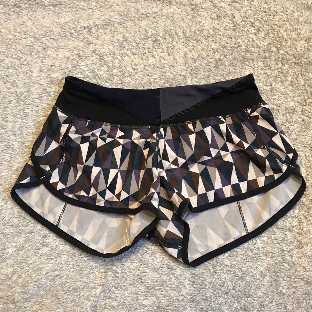 Lululemon Speed-Up Short Triangle Print Size 2